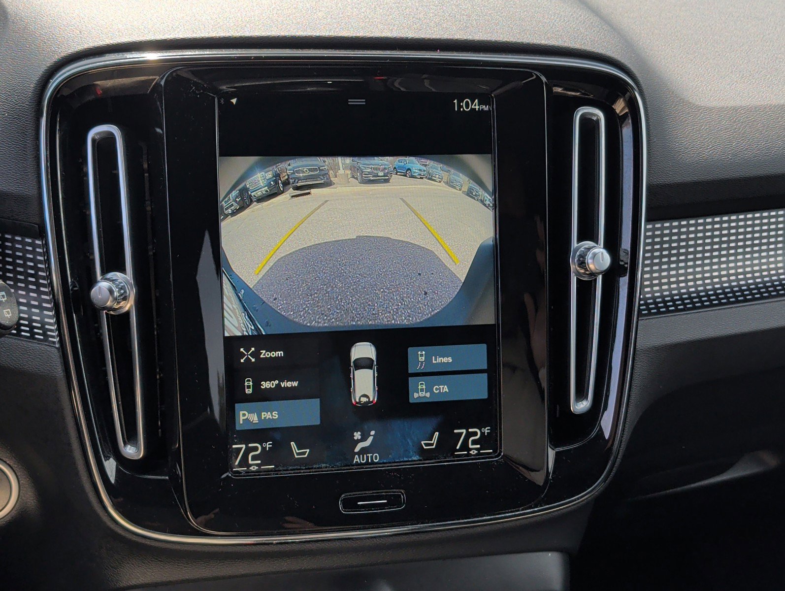 Used 2022 Volvo XC40 T5 R-Design image 39