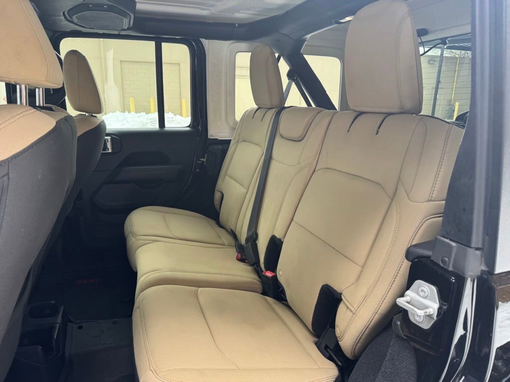 Used 2018 Jeep Wrangler Unlimited Sahara image 19