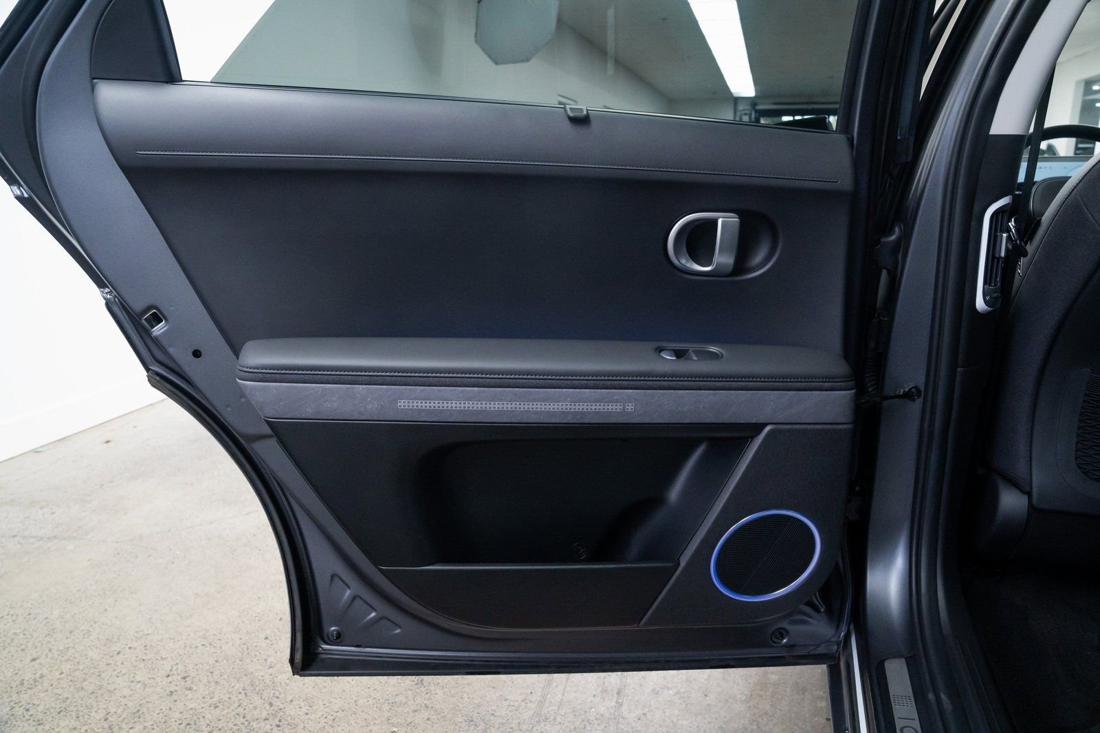 Used 2024 Hyundai Ioniq 5 Limited image 20