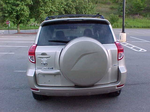 Used 2006 Toyota RAV4 Limited AWD/4WD image 28
