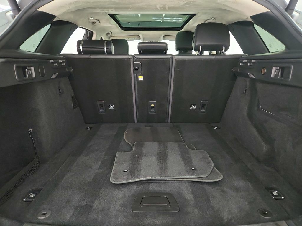 Used 2020 Jaguar F-PACE Premium image 33