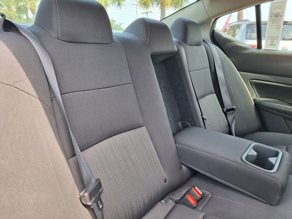 Used 2024 Nissan Altima 2.5 SV FWD image 28