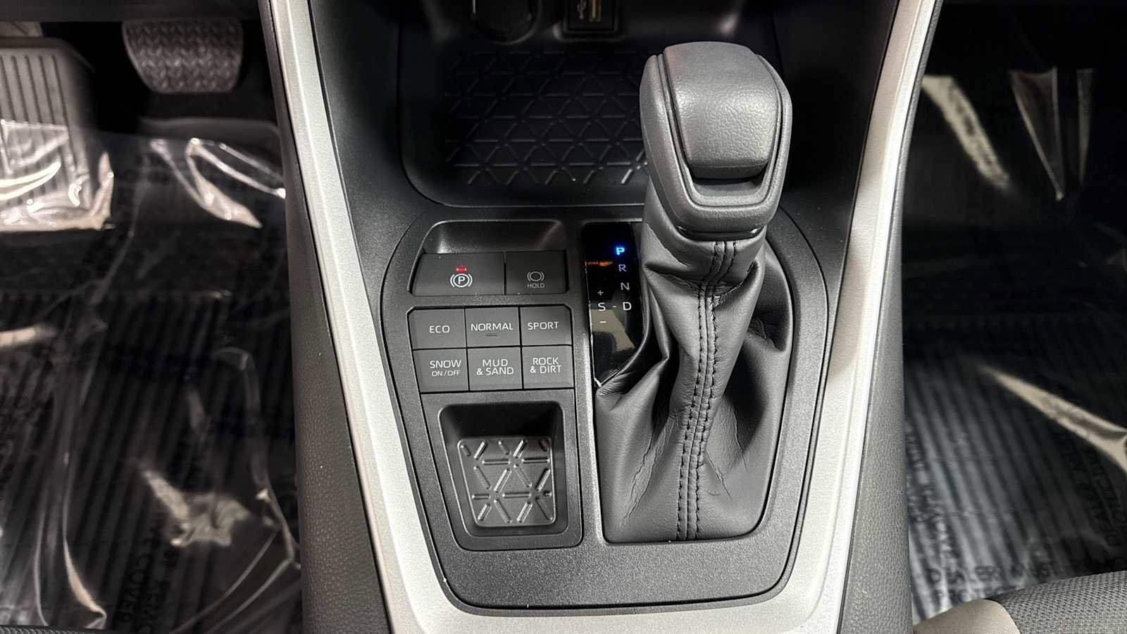 New 2025 Toyota RAV4 XLE image 22