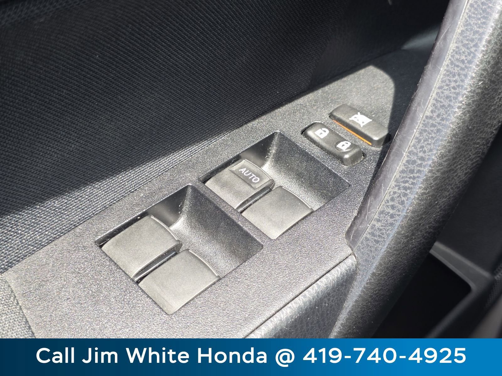 Used 2016 Toyota Corolla LE FWD image 24