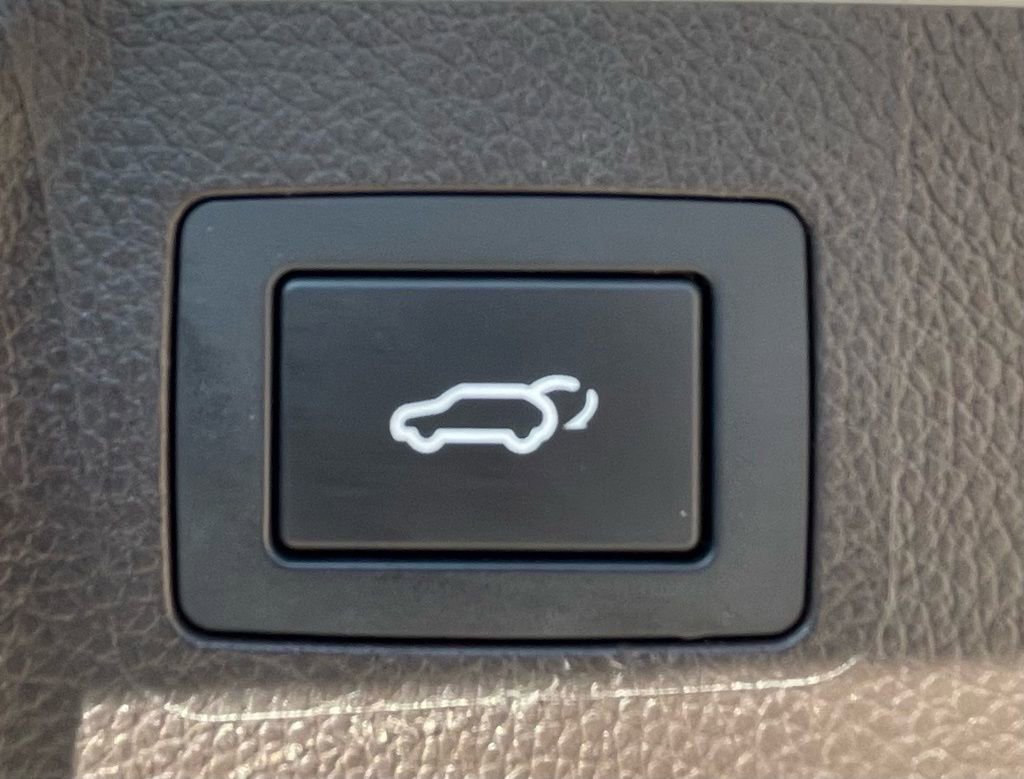 Used 2019 Hyundai Santa Fe XL FWD image 12