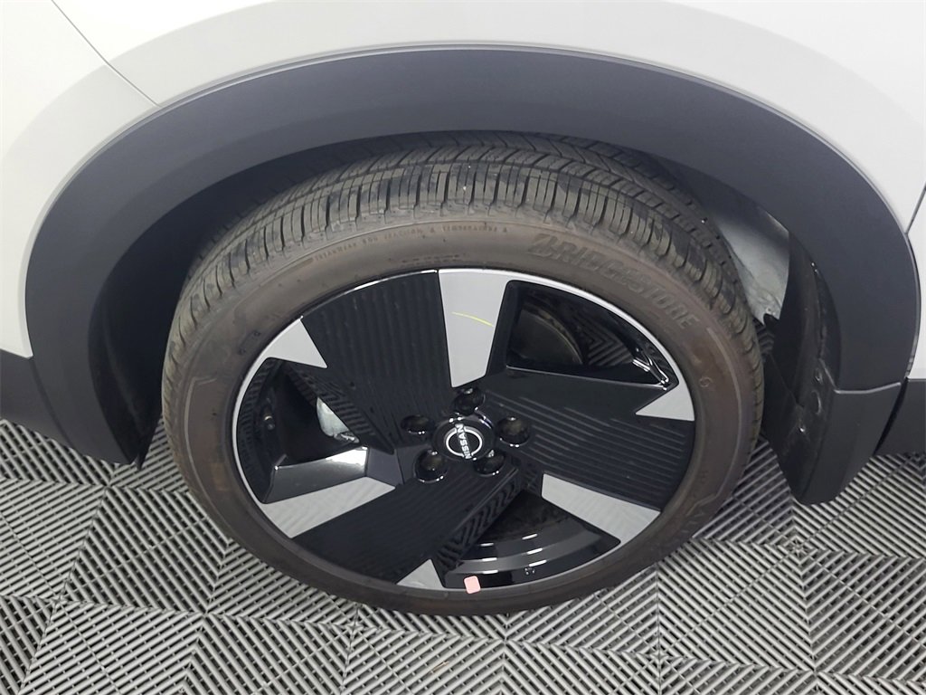 New 2025 Nissan Kicks SR w/ SR Premium Package image 23