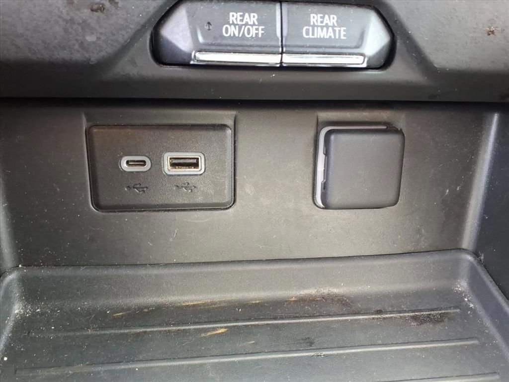 Used 2022 Chevrolet Suburban LS AWD/4WD image 12