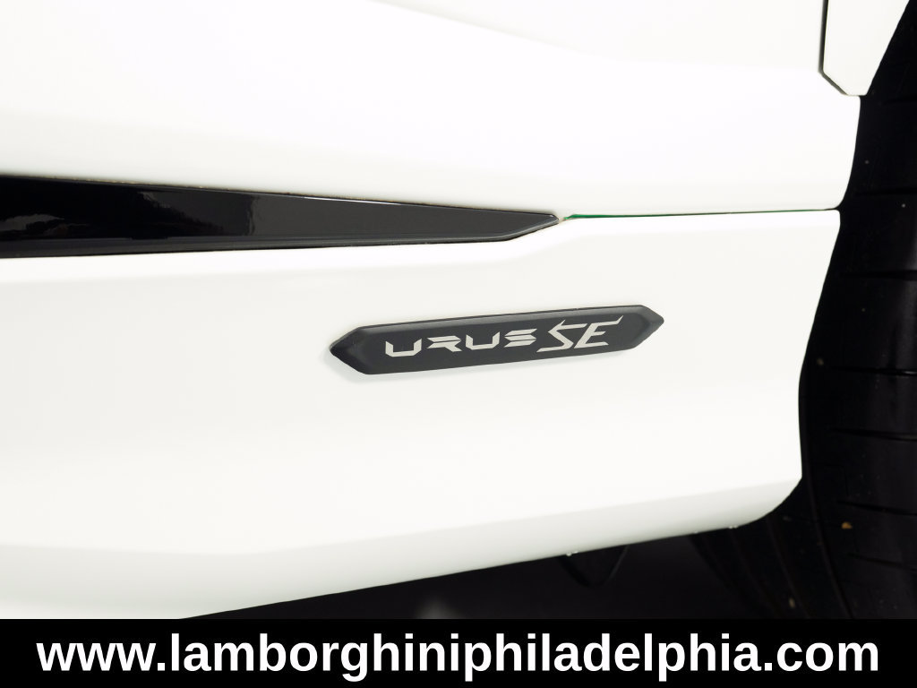 Used 2025 Lamborghini Urus SE AWD/4WD image 54