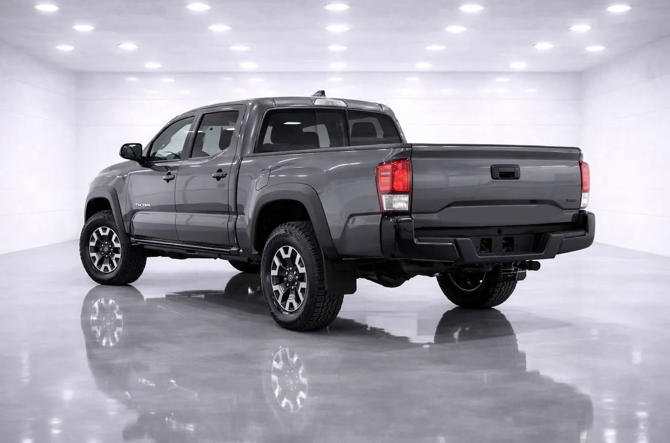 Used 2017 Toyota Tacoma TRD Off-Road w/ Tow Package image 3