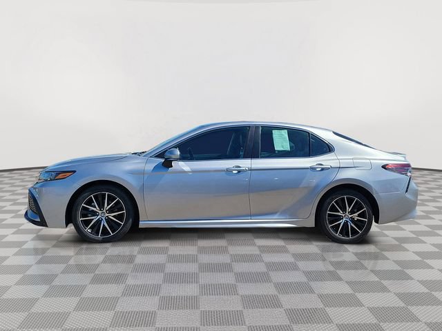 Used 2023 Toyota Camry SE FWD image 2