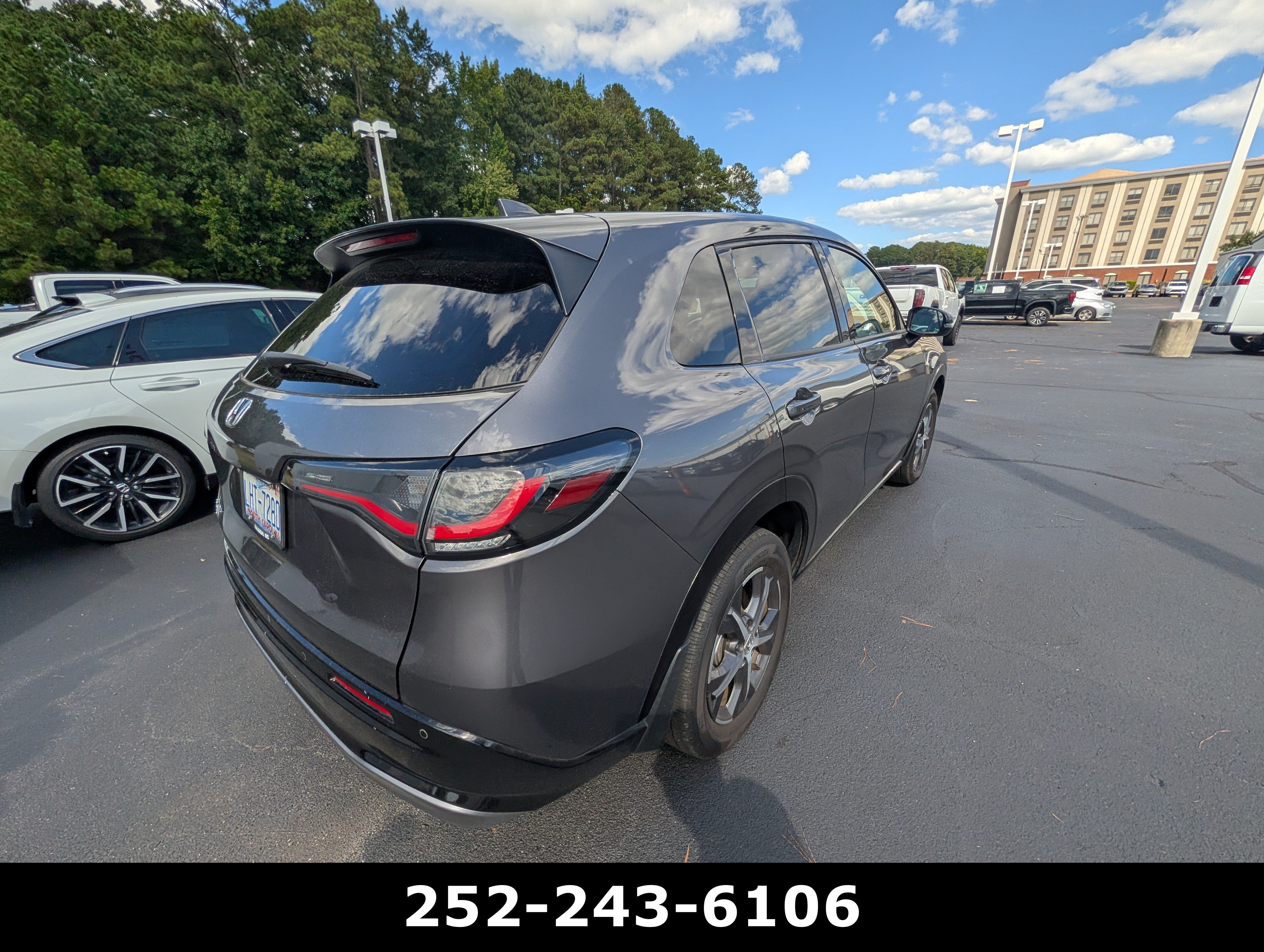 Used 2025 Honda HR-V EX-L image 4