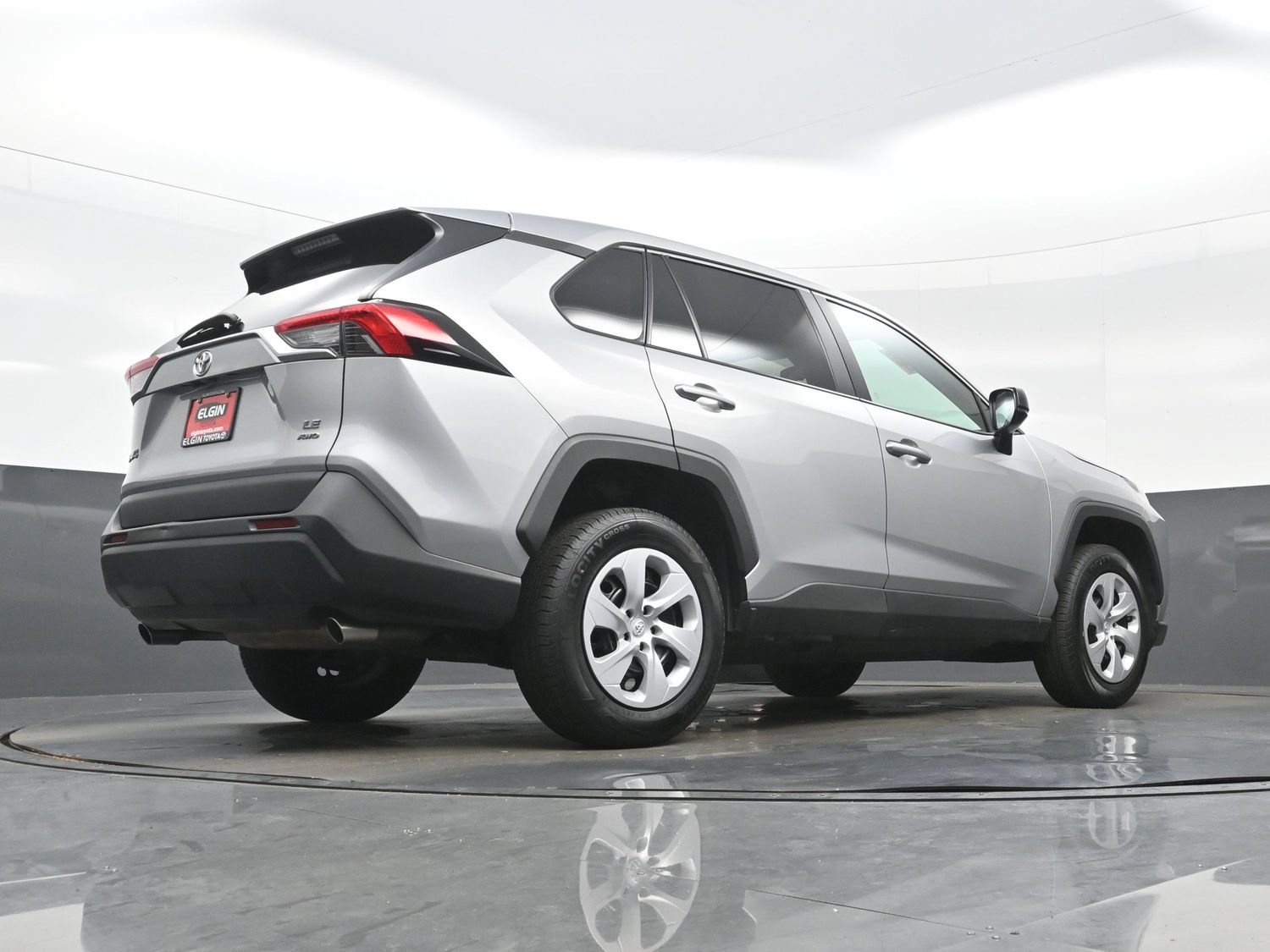 Used 2024 Toyota RAV4 LE AWD/4WD image 30