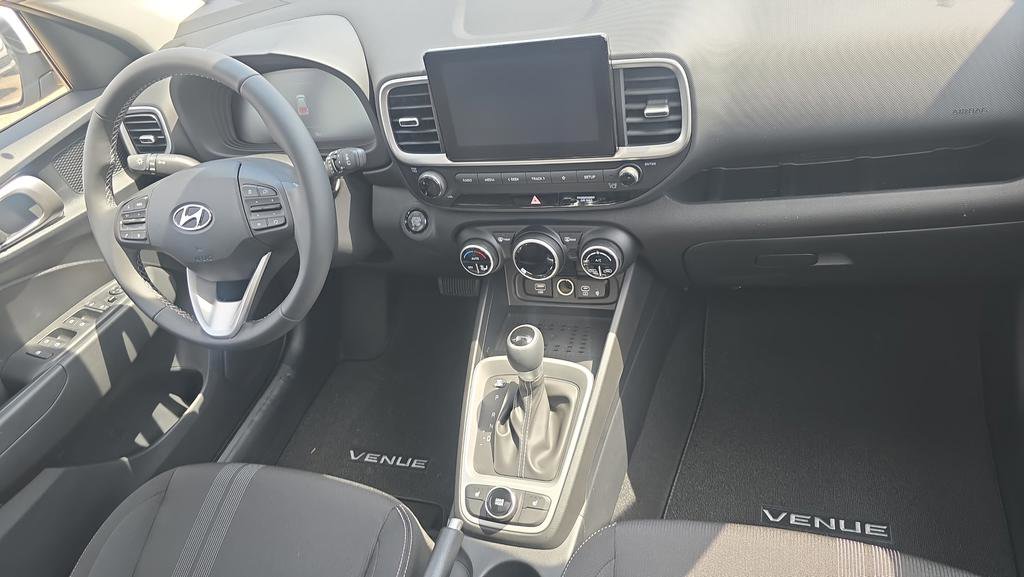 New 2026 Hyundai Venue SEL FWD image 11