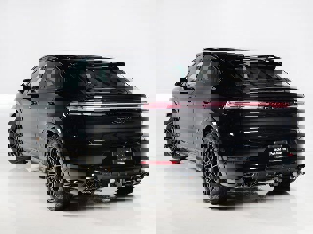 New 2026 Porsche Cayenne GTS image 3