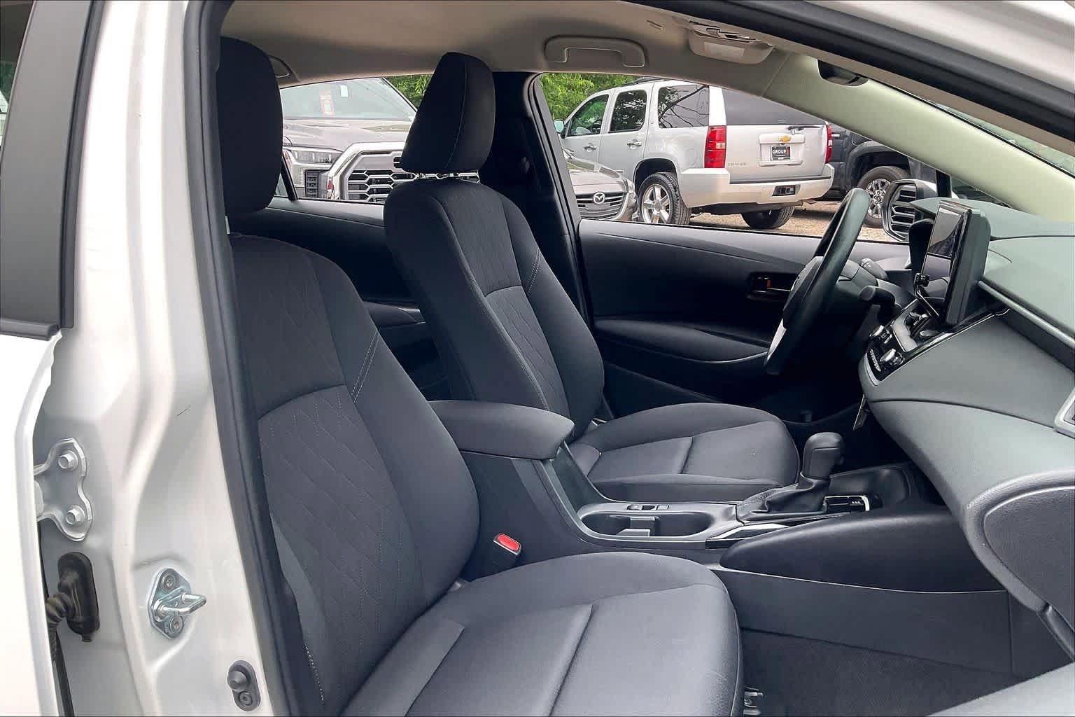 Used 2023 Toyota Corolla LE FWD image 9