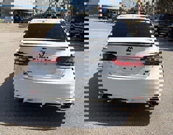 Used 2024 Toyota Camry SE image 4