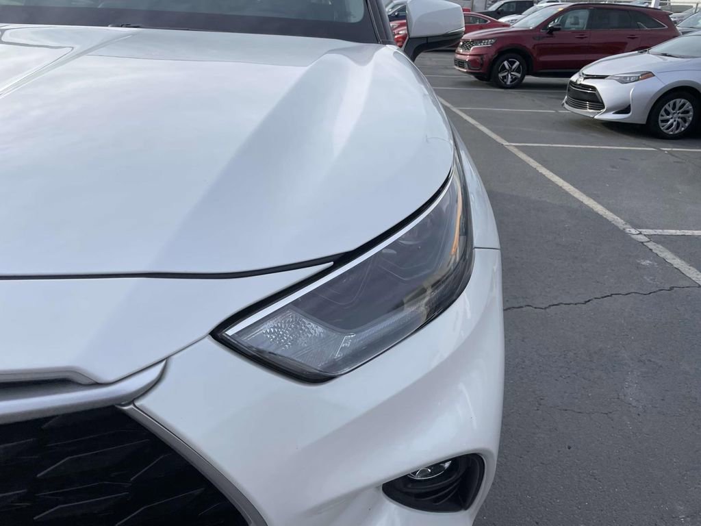 Used 2021 Toyota Highlander XLE image 13