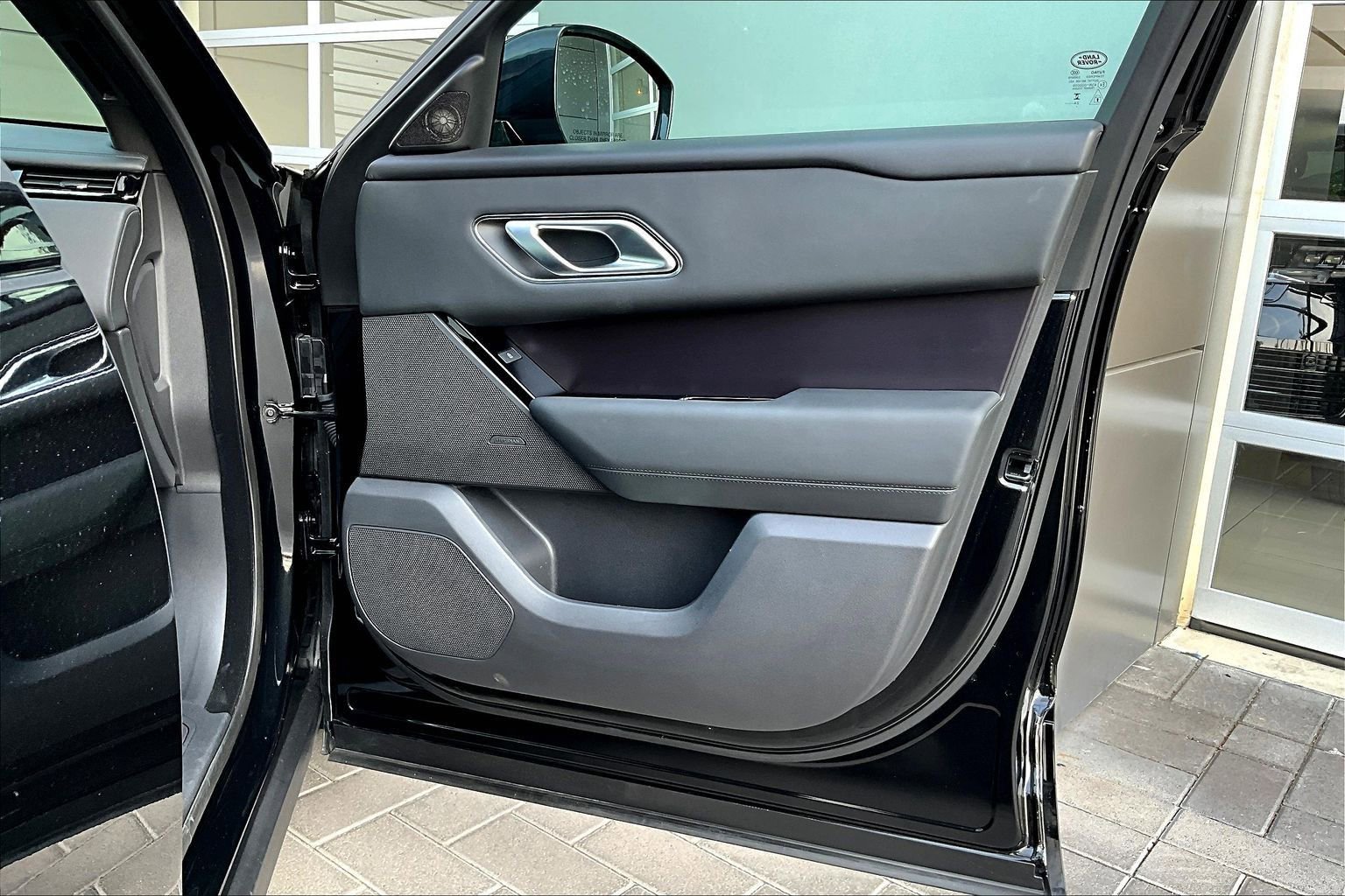 Used 2026 Land Rover Range Rover Velar Dynamic SE image 24