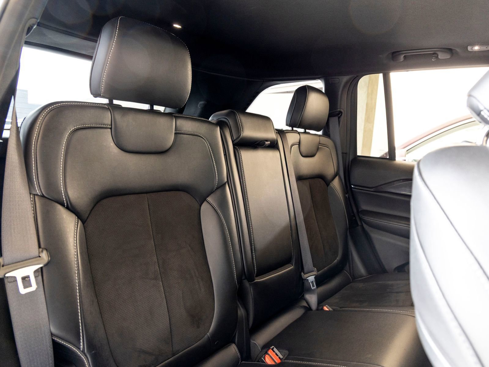 Used 2023 Jeep Grand Cherokee Altitude image 24