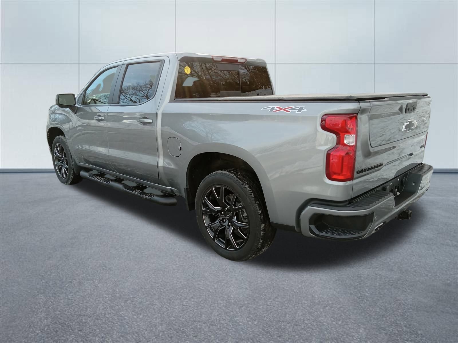 Used 2024 Chevrolet Silverado 1500 RST AWD/4WD image 3