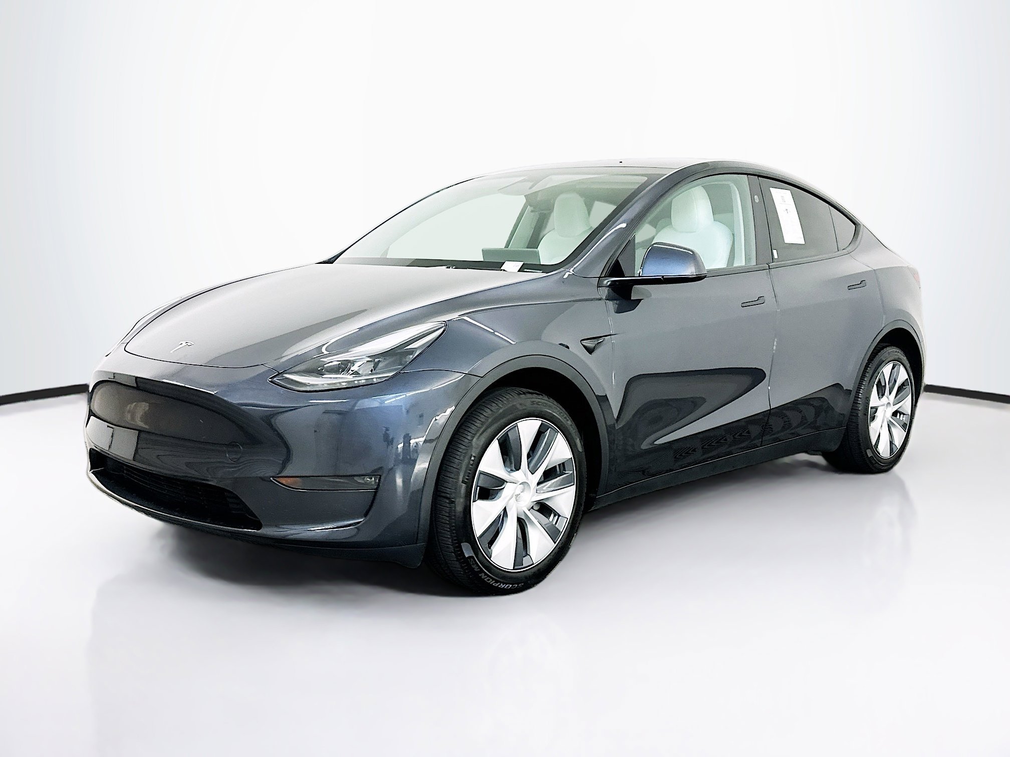 Used 2024 Tesla Model Y Long Range image 3