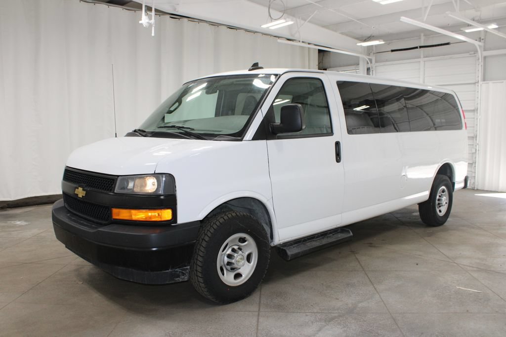 Used 2023 Chevrolet Express 3500 LS RWD image 4
