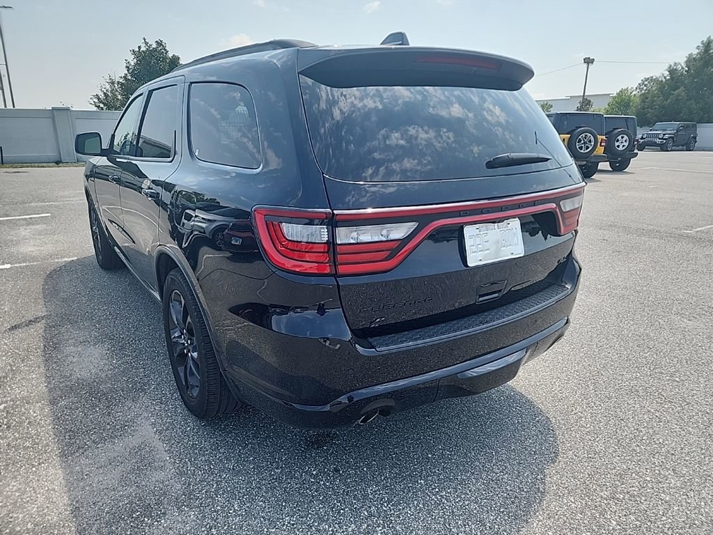 Used 2025 Dodge Durango R/T w/ Blacktop Package image 9
