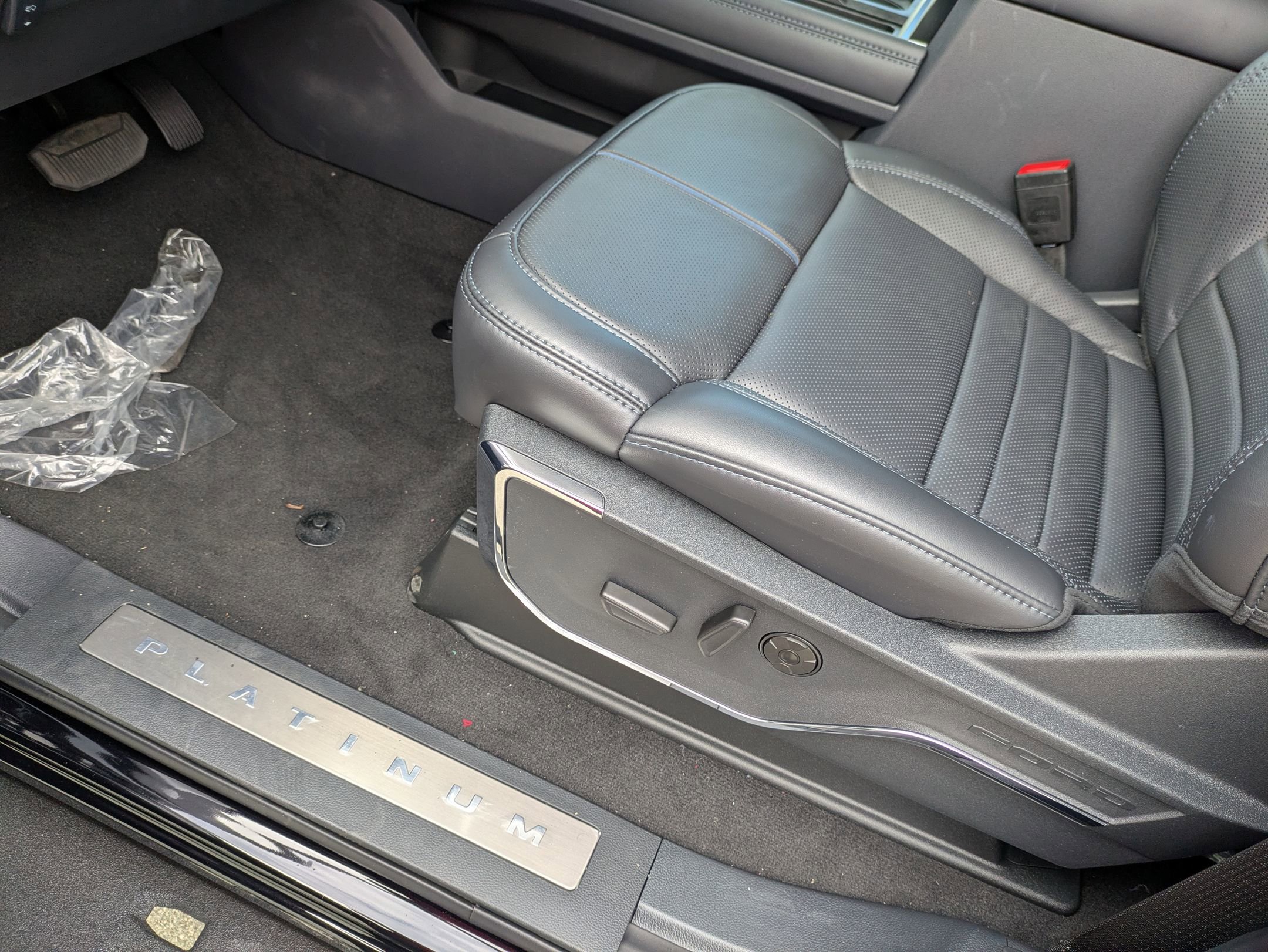 New 2026 Ford F250 Platinum w/ Tremor Off-Road Package image 14
