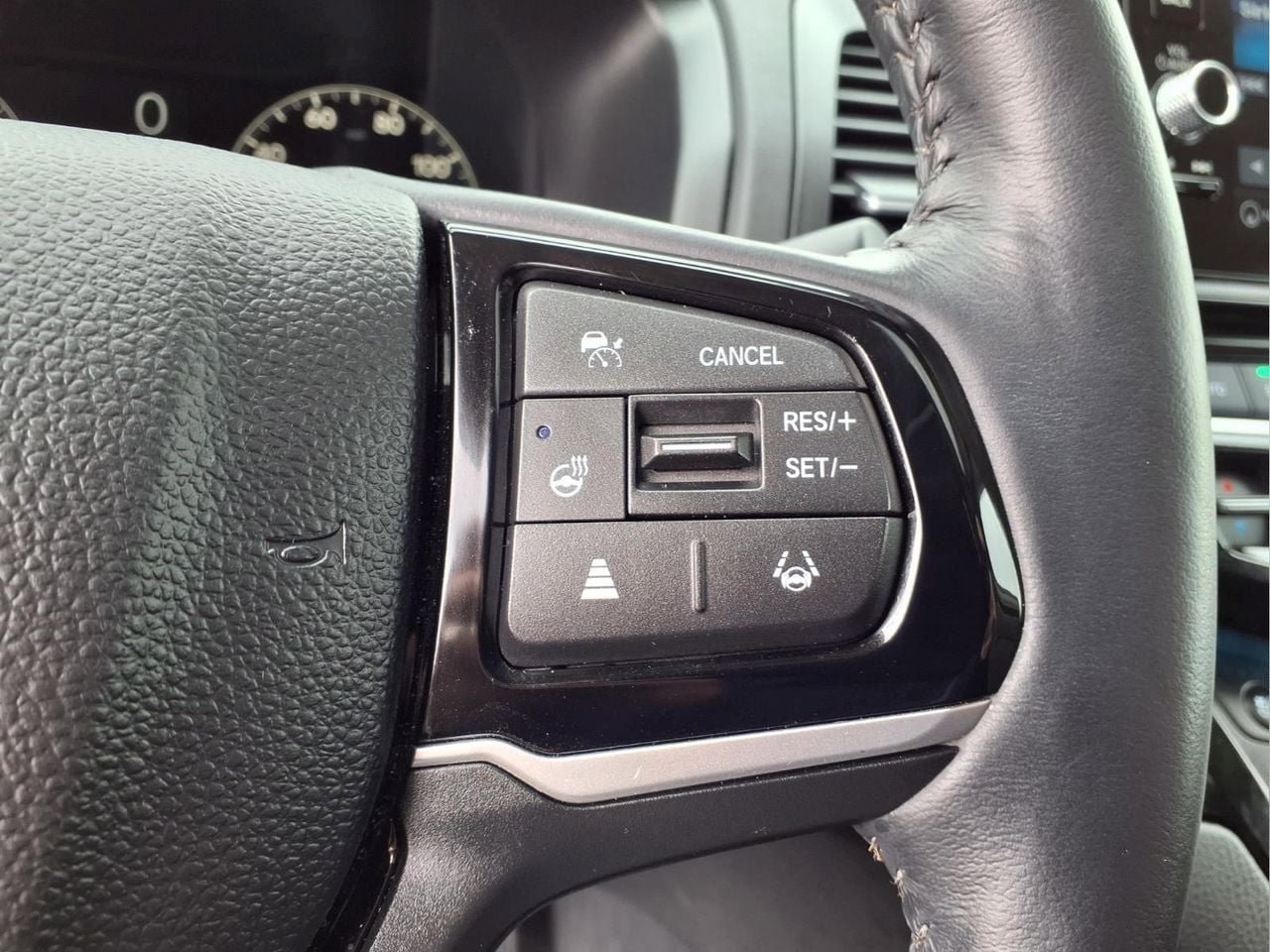 Used 2025 Honda Odyssey Elite image 26