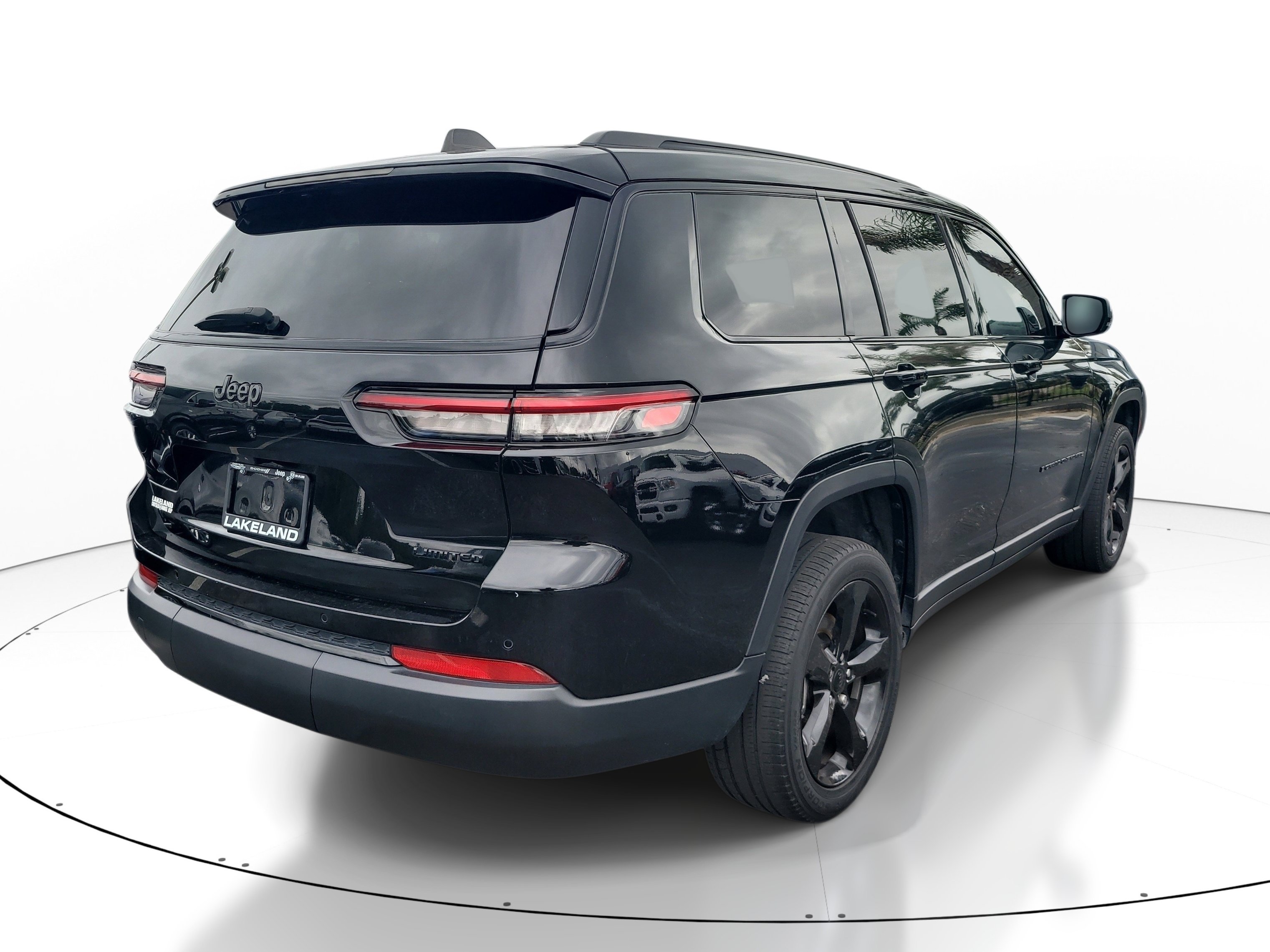 Used 2023 Jeep Grand Cherokee L Limited w/ Black Appearance Package RWD image 4