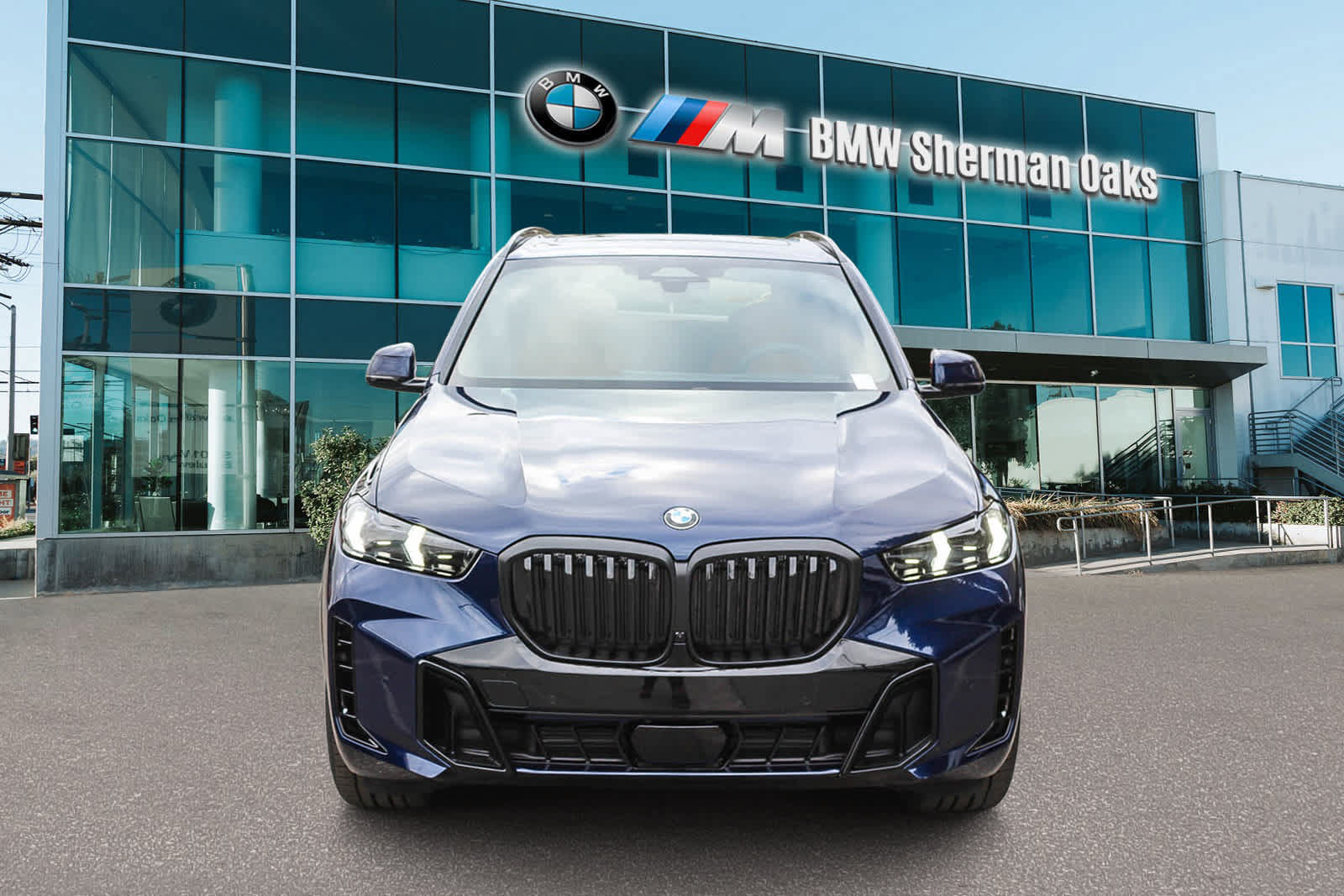 Used 2026 BMW X5 sDrive40i w/ M Sport Package RWD image 2