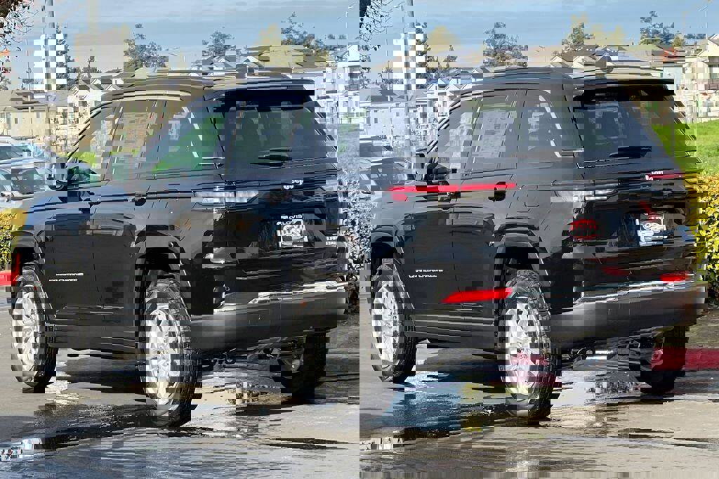 New 2025 Jeep Grand Cherokee Laredo X image 6