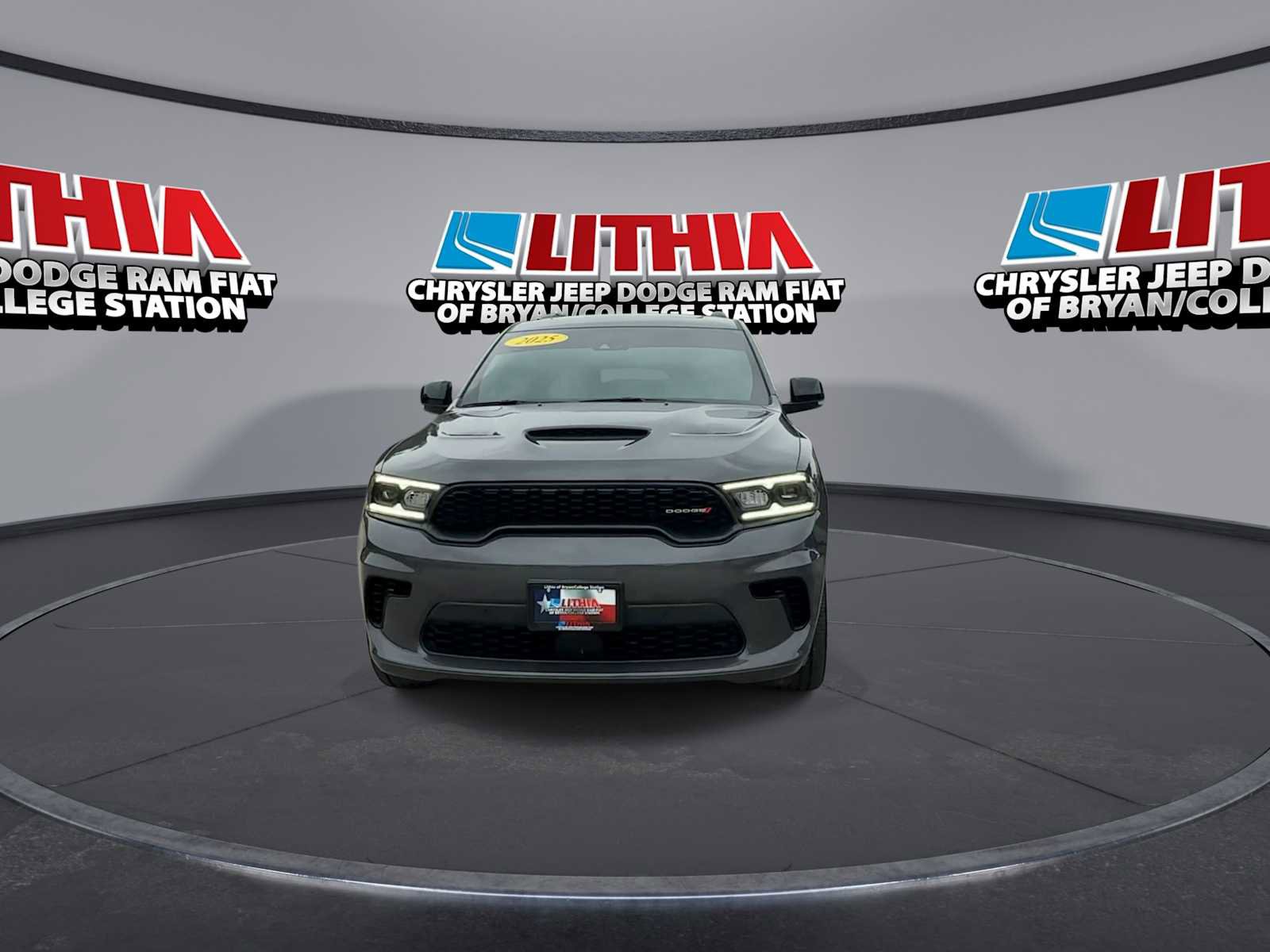 Used 2025 Dodge Durango R/T AWD/4WD image 3