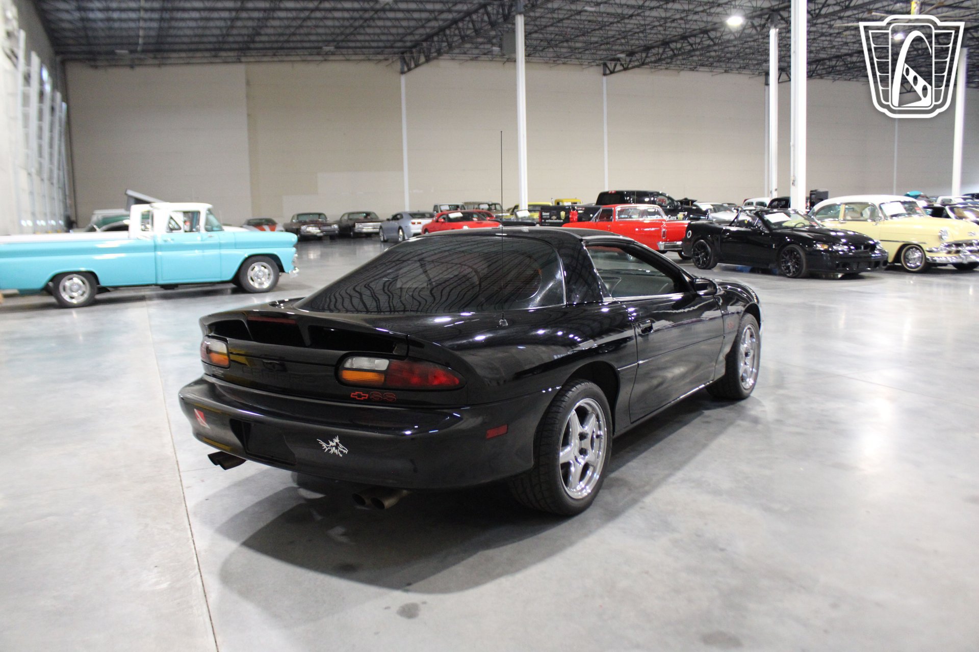 Used 2000 Chevrolet Camaro Z28 w/ SS Performance/Appearance Pkg RWD image 6