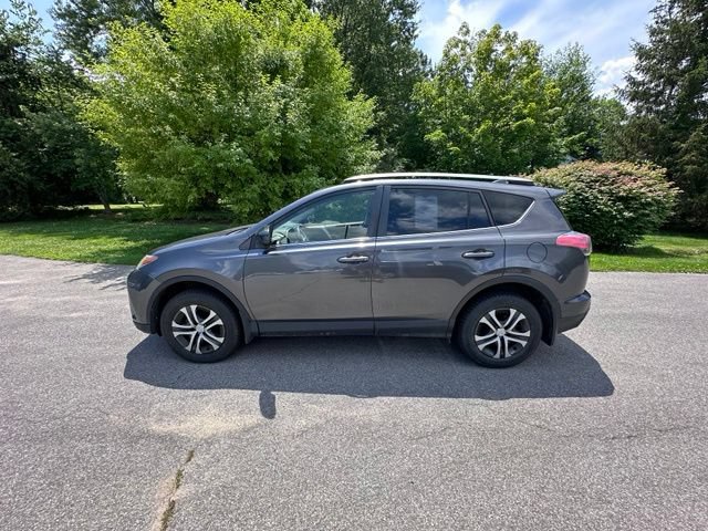 Used 2018 Toyota RAV4 LE AWD/4WD image 6