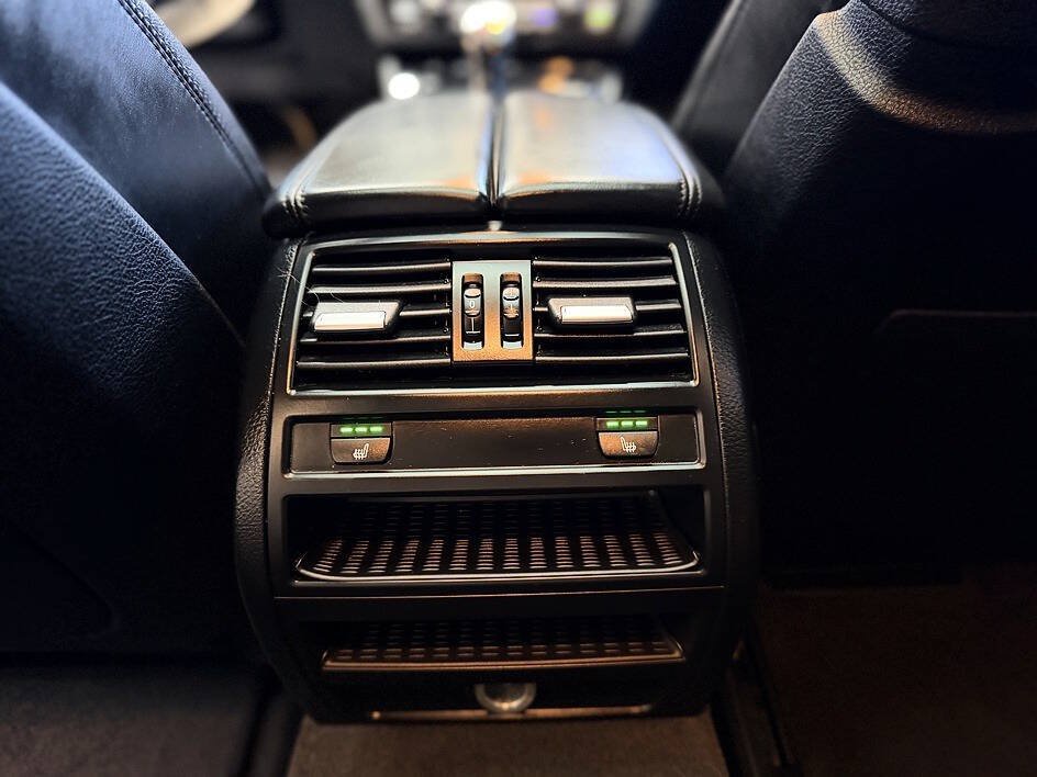 Used 2015 BMW 550i Sedan RWD image 24