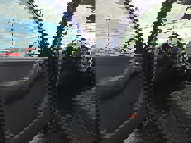 Used 2012 Nissan Frontier SV image 7