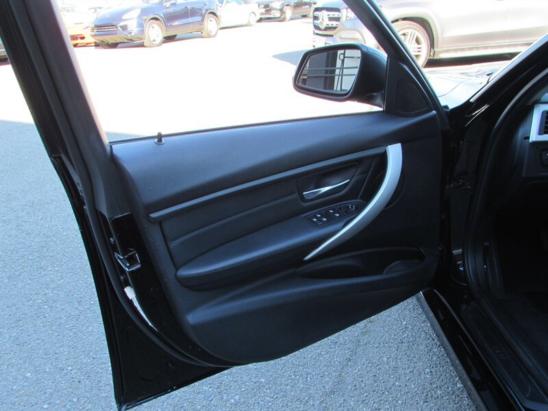 Used 2013 BMW 328i Sedan RWD image 5