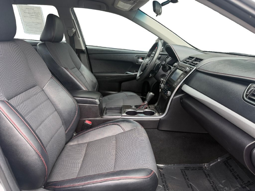 Used 2017 Toyota Camry SE FWD image 15