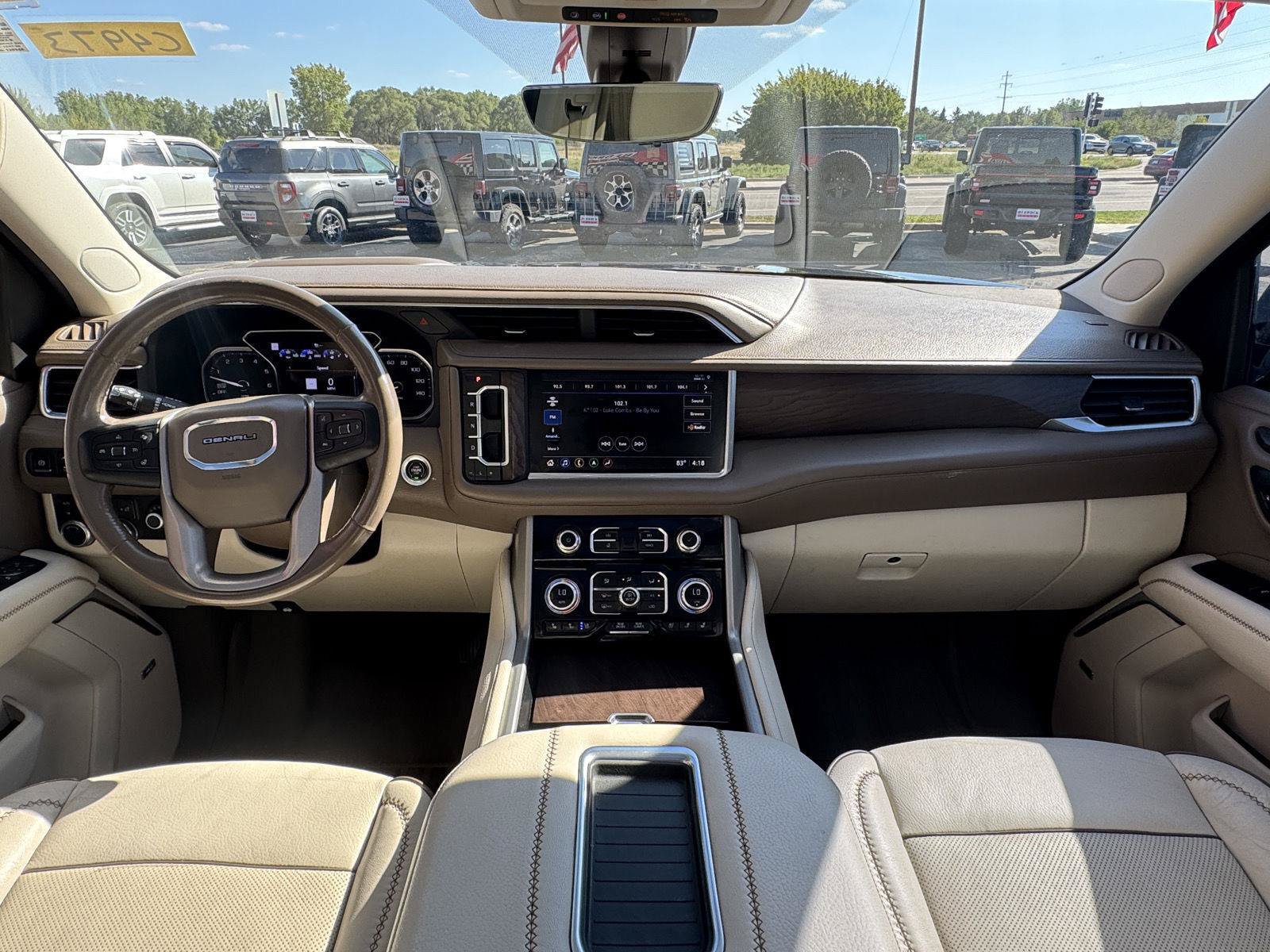 Used 2021 GMC Yukon Denali w/ Denali Premium Package AWD/4WD image 28