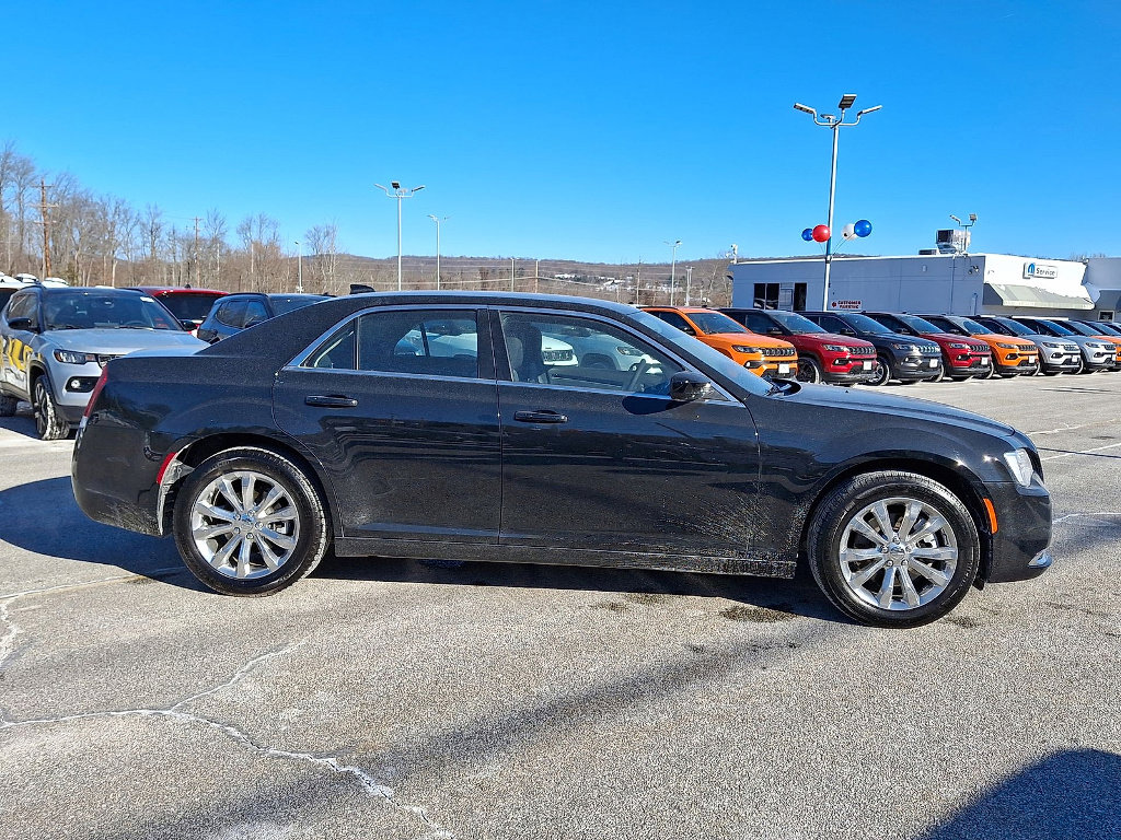 Certified 2023 Chrysler 300 Touring image 25
