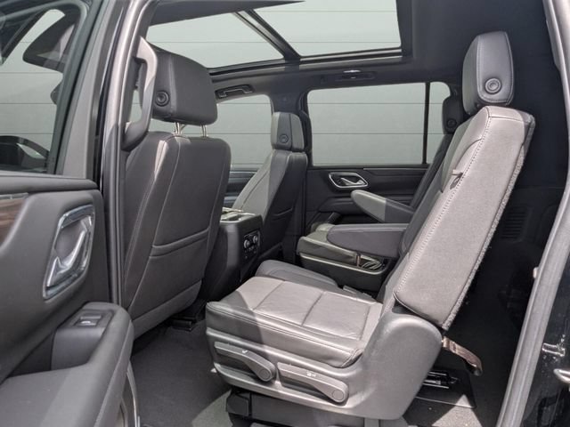 Used 2023 Chevrolet Suburban Z71 w/ Luxury Package AWD/4WD image 25