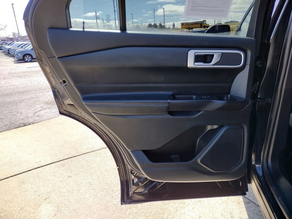 Used 2020 Ford Explorer XLT w/ Equipment Group 202A image 29