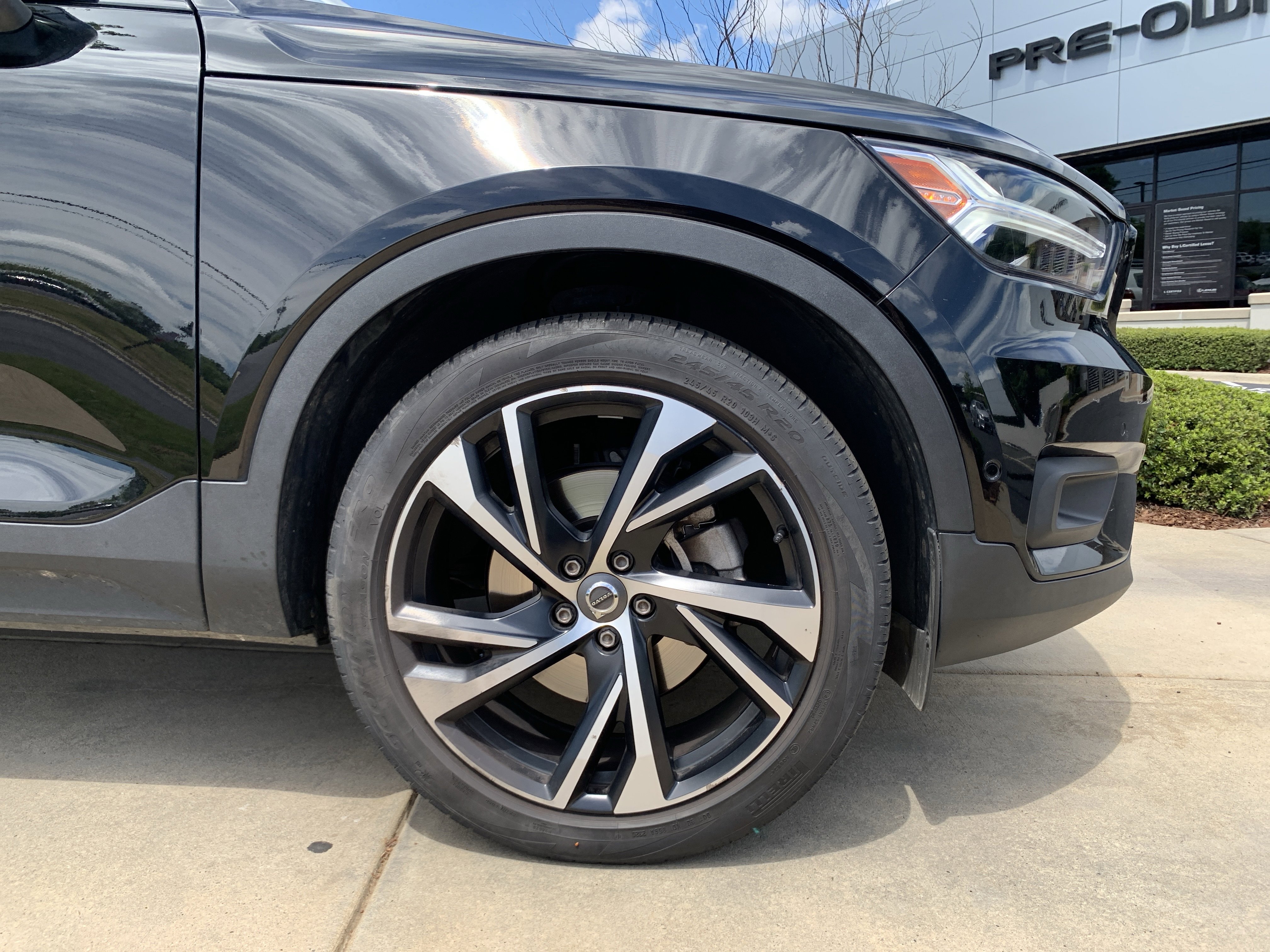 Used 2019 Volvo XC40 T5 R-Design AWD/4WD image 16