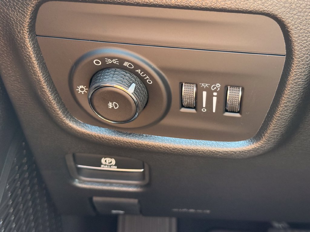 New 2026 Jeep Grand Cherokee Limited w/ Limited Altitude Package AWD/4WD image 19