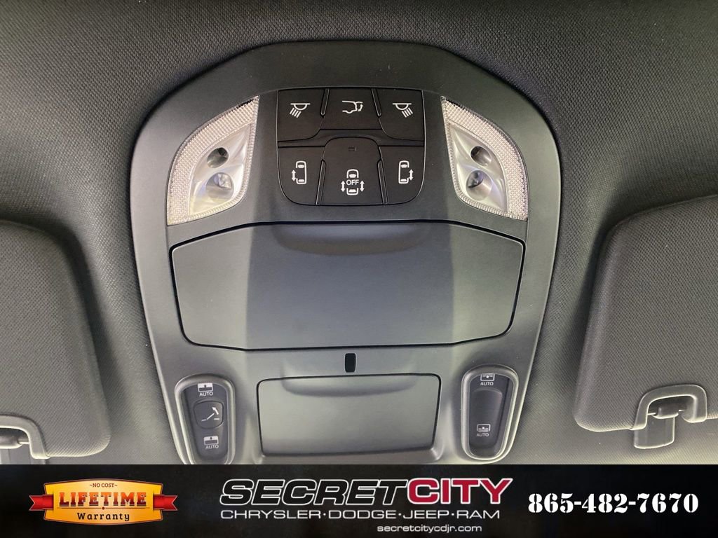 New 2026 Chrysler Pacifica Select image 22