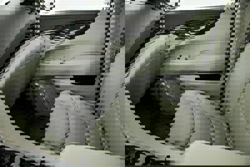 Used 2015 Cadillac Escalade Premium image 36