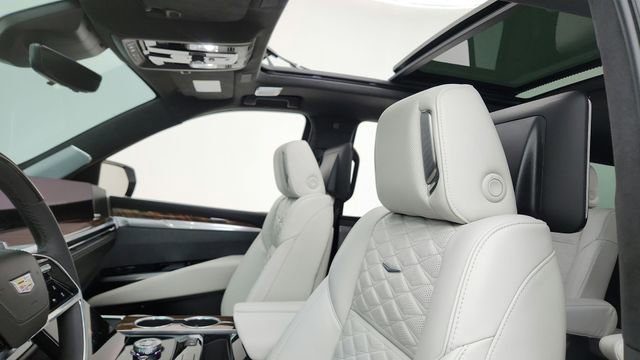 Used 2026 Cadillac Escalade Platinum Sport AWD/4WD image 34