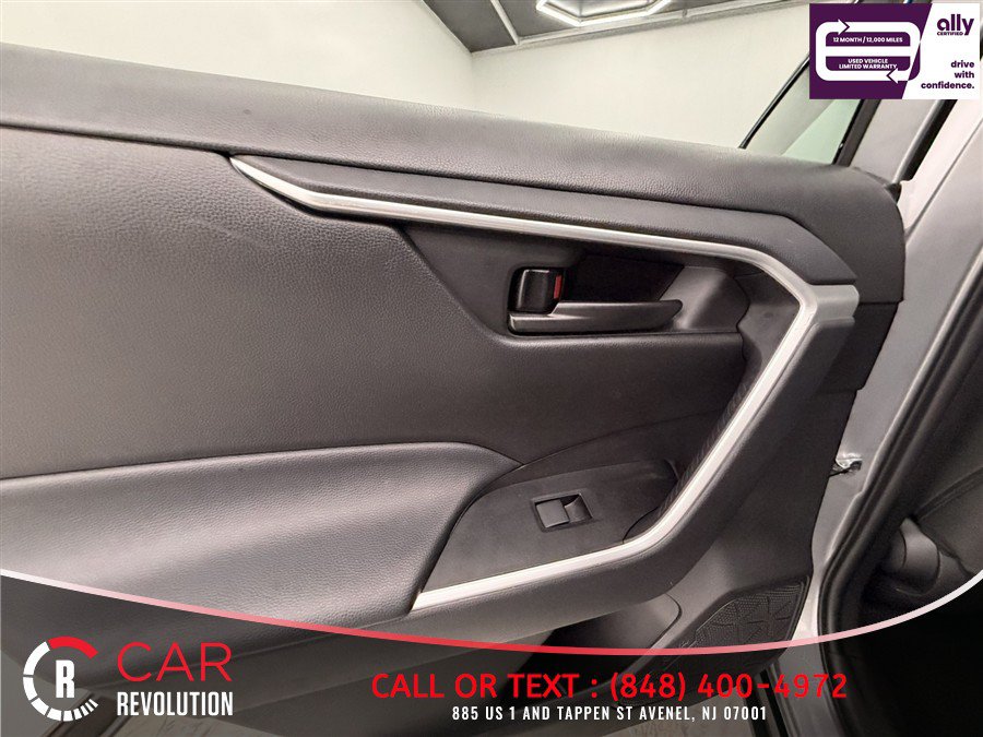 Used 2025 Toyota RAV4 LE AWD/4WD image 48