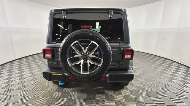 Used 2024 Jeep Wrangler Unlimited w/ Convenience Group AWD/4WD video 4